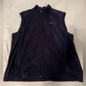 Columbia XXL dark blue vest. One worm a handful of times, practically new.